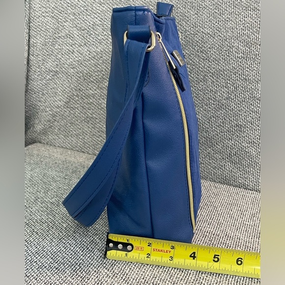 Navy Blue Shoulder Bag with Structured Design and Gold Accents - Picture 8 of 16